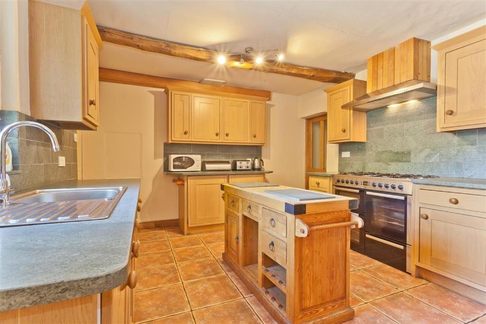Bridge House With Private Hot Tub, Coniston Villa Exteriör bild